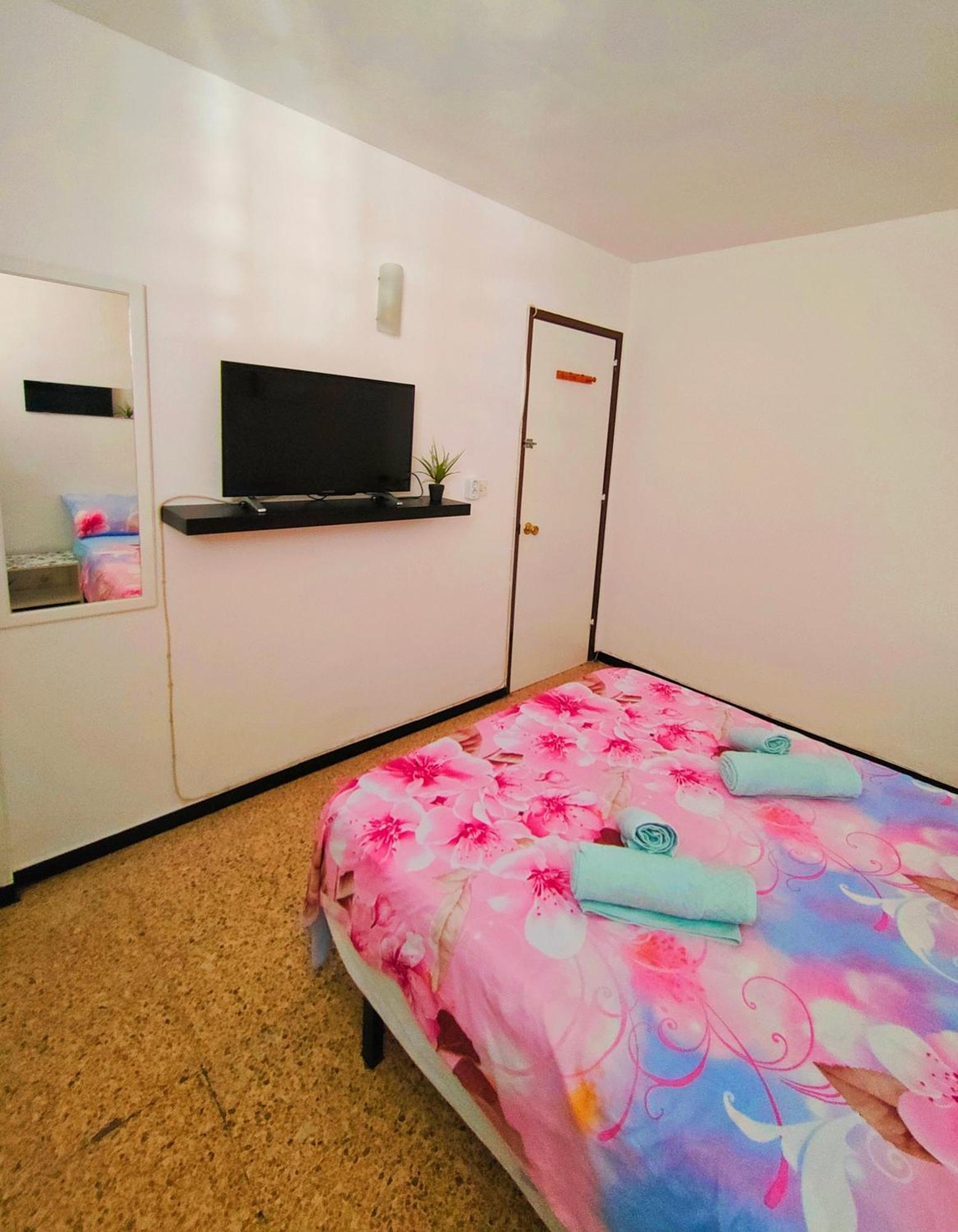 Sunny Room In Habitat 마스팔로마스 외부 사진